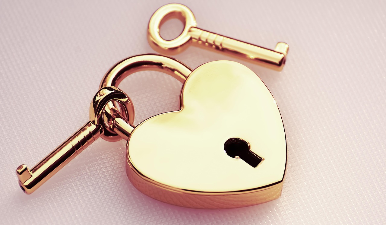 key-to-the-heart-5142327_1280